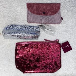 🎀NWT 3 adorable makeup bags!